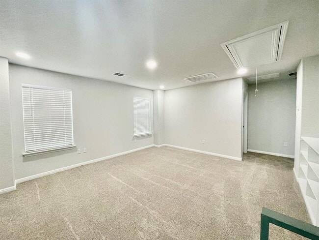 Photo - 516 Betty Ann Wy