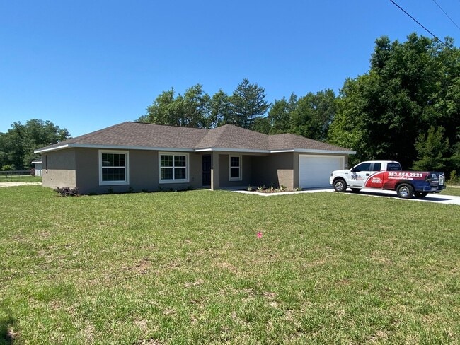 Photo - Desirable SW Ocala Neighborhood 4/2/2 *WON'T LAST*