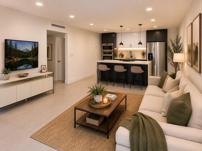 Photo - 740 NE 199th St Unidad 102 G