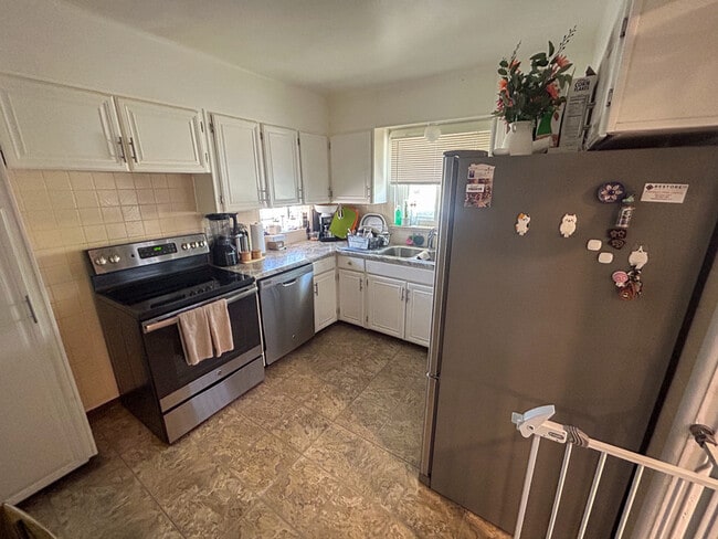 Photo - 3685 Ivanhoe St