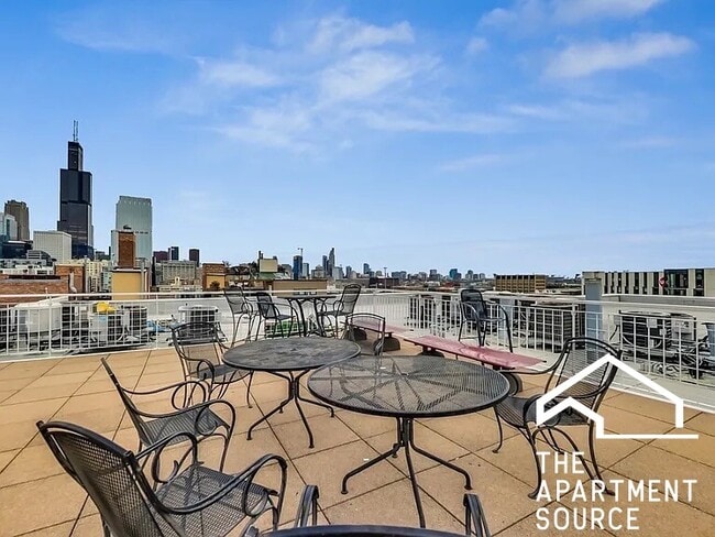 Photo - 933 W Van Buren St Unidad 933