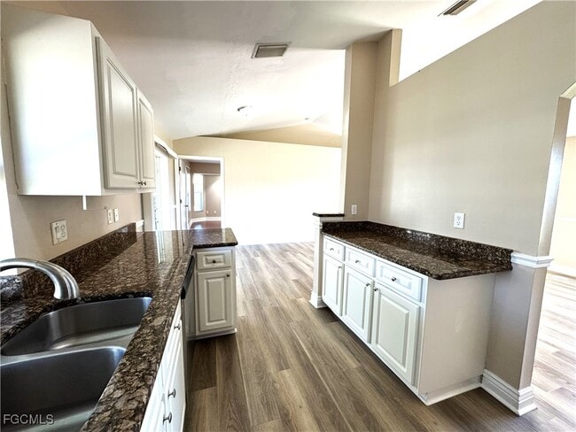 Photo - 2520 SW 11th Pl