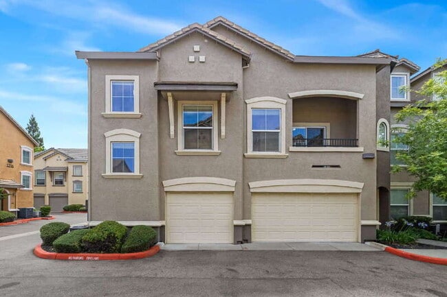 1315 Vessona Cir