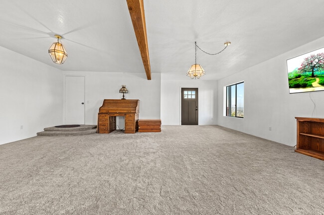 Photo - 897 Van Horn Way