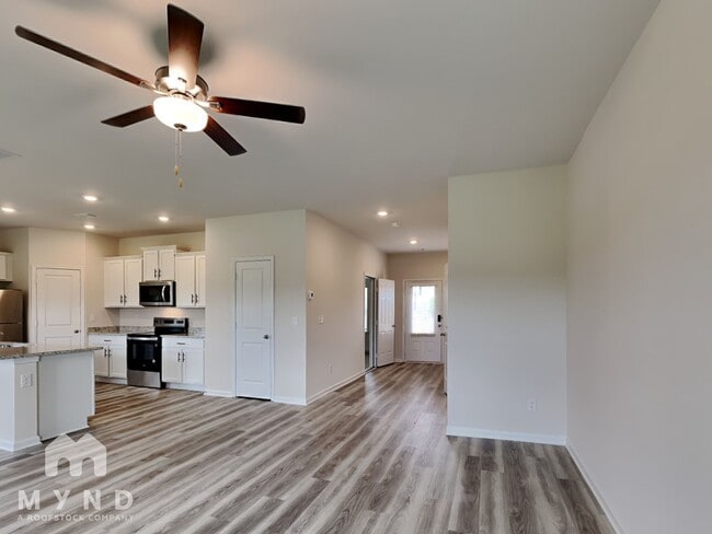 147 Avondale Blvd SE