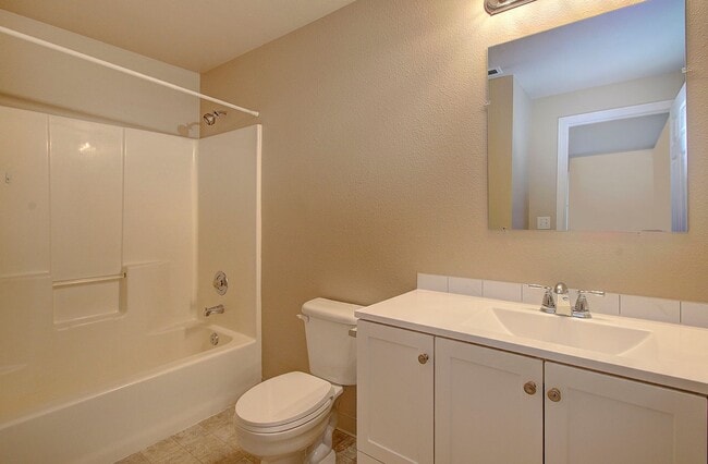 Photo - WOODLAND 3 BEDROOM, 3 BATH BEAUTY!