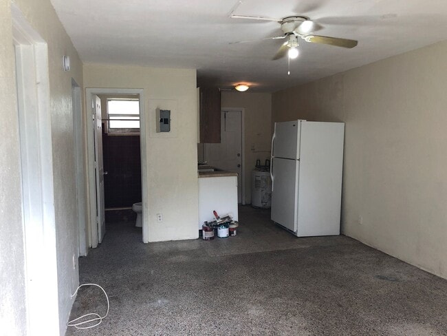 529 NW 8th Ave Unit 4