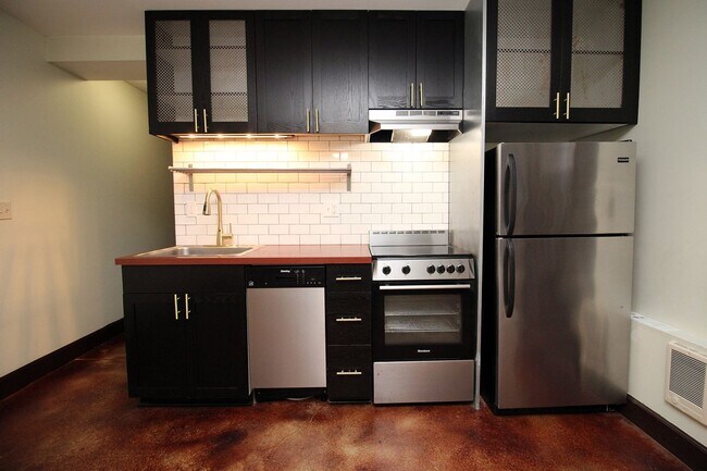 Photo - 1634 NW Everett St Unit B-1