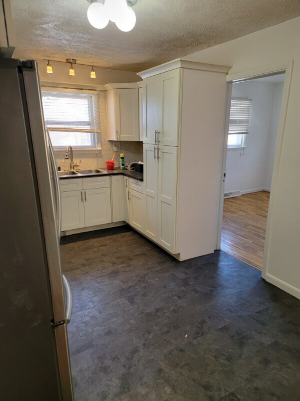 Photo - 417 E 23rd St