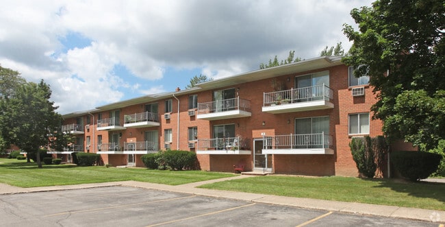 locust hill apartments for rent in rochester ny forrent com