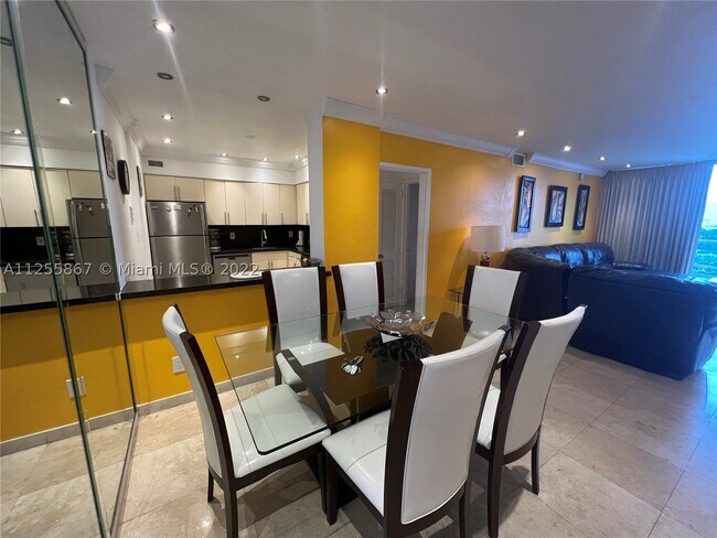 Photo - 5161 Collins Ave Unit 1711