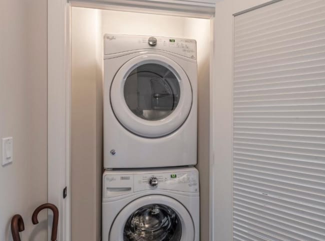 Photo - 143 W Huron St