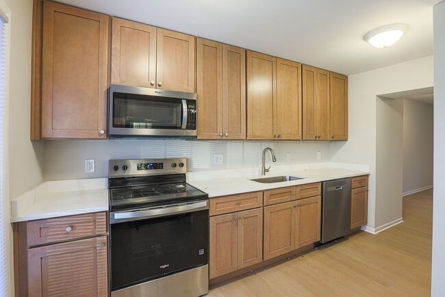 Building Photo - Rosedale 3BR 1/5 Bath now Available!!