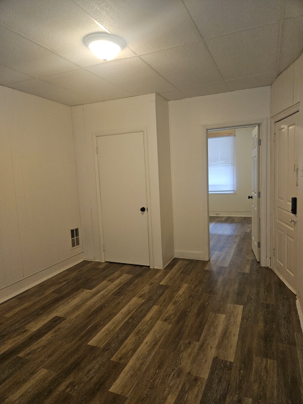 Photo - 1121 W Poplar St Apartment Unit 1