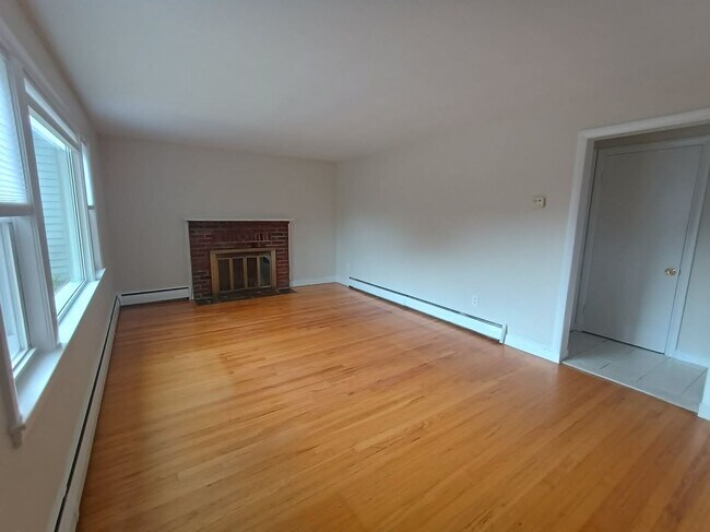 Photo - 459 Appleton St
