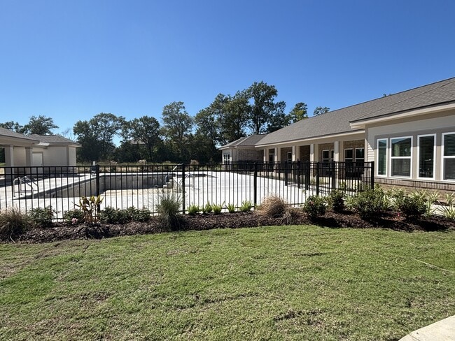 Photo - Arbours at Lake Charles
