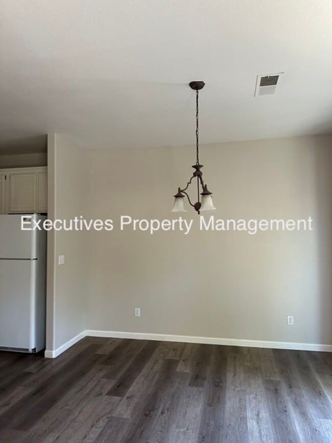 Photo - 654 Gateway Dr