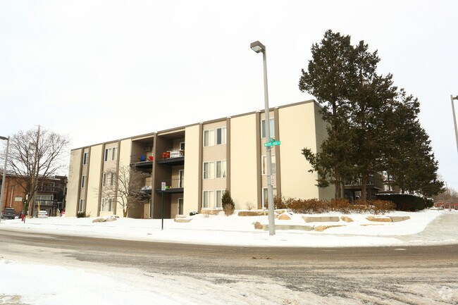 Eden Roc Apartments