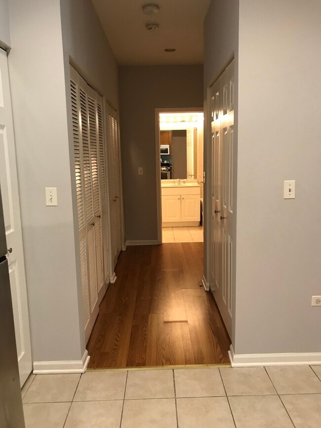 Building Photo - 709 W 15th St Unit 0 Rental