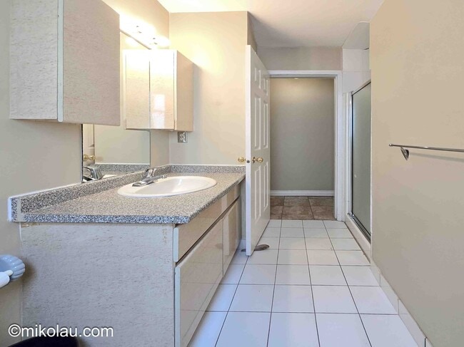 Photo - 3773 Burke St