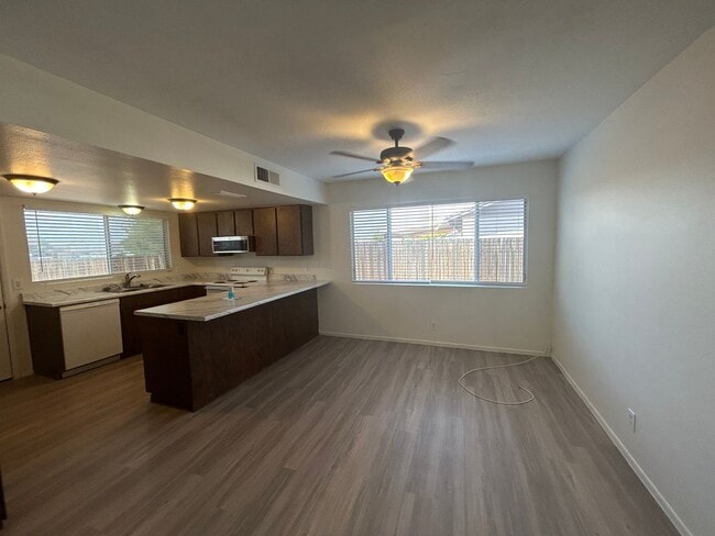 Photo - Amazing 3 Bed / 2 Bath in Peoria