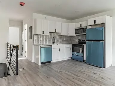 Building Photo - 5524 Matthews St