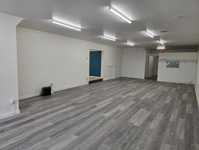 Photo - 122 S Water St