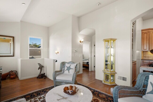 Photo - 525 Laurel Ave