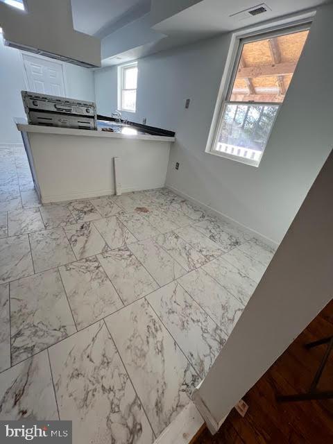 Building Photo - 2800 Centreville Rd Unit 2