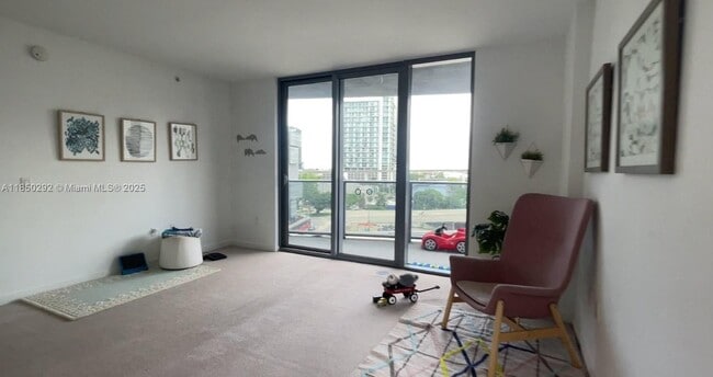 Photo - 31 SE 6th St Unit 902