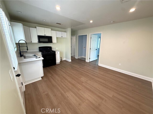 1334 W 65th St