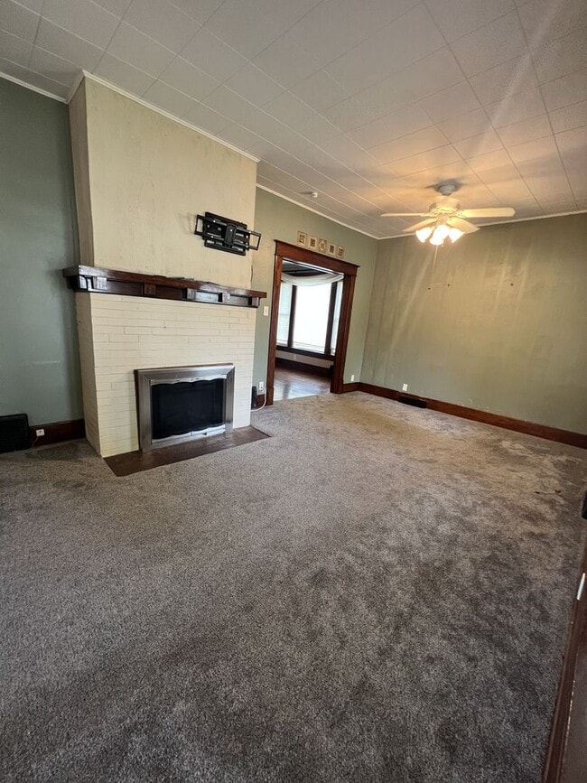 Photo - Spacious 4 Bedroom, 2 Bathroom Home