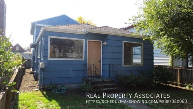 Building Photo - 819 NE 80th St Rental