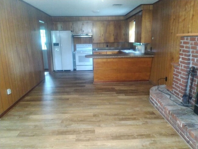 Photo - 1261 Mitchell Harper Rd
