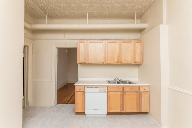 Photo - 652 N Noble St Condo Unit 1R