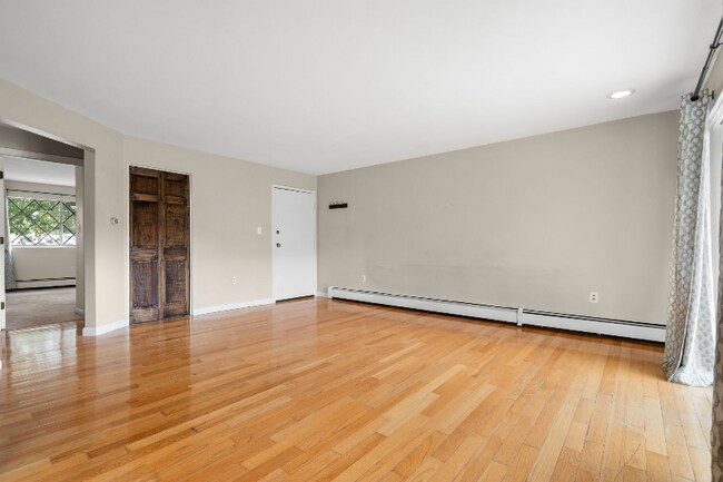 Photo - 28 Fernview Ave Unit 10