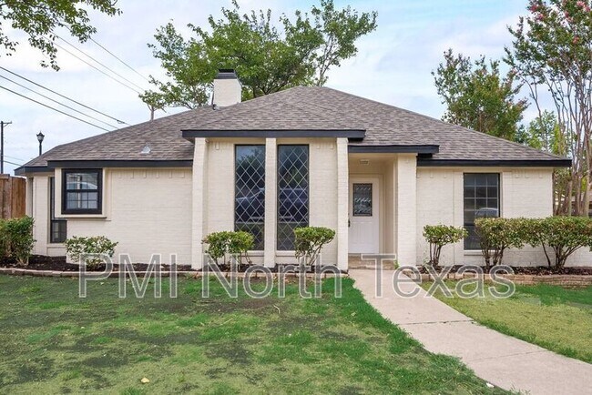 8880 Woodstream Dr