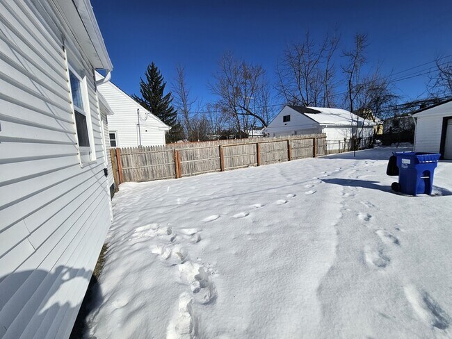 Photo - 4445 E 154th St