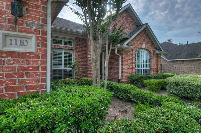 Photo - 1110 Cheddar Ridge Dr