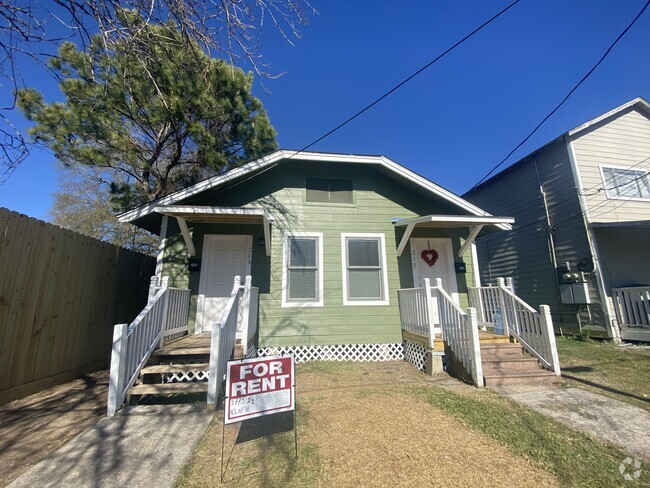 Building Photo - 208 E Sterling St Unit 208 Rental