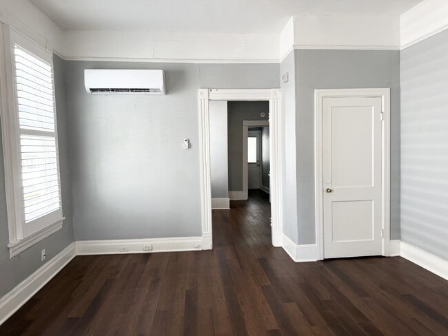Room 1 - 24 N Cooper St