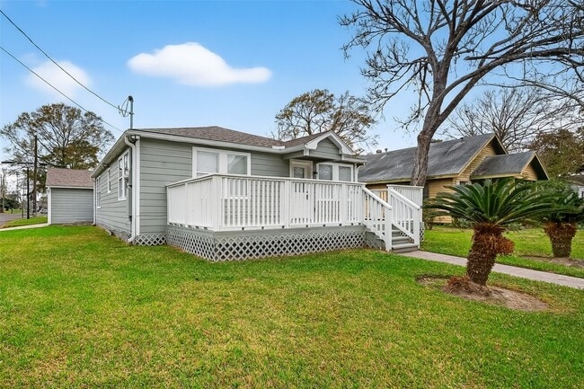 Building Photo - 521 Alford St