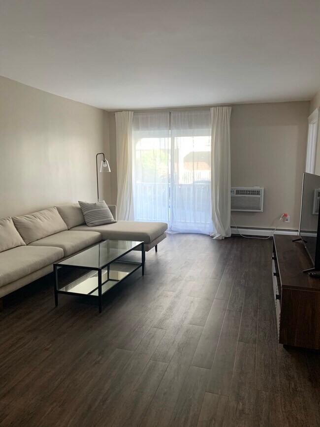 Photo - 195 Independence Ave