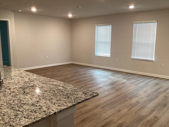 Photo - 4057 Brownstone Wy