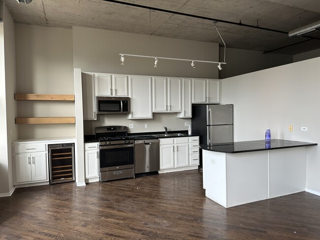 Photo - 6 S Laflin St Condo Unit 303