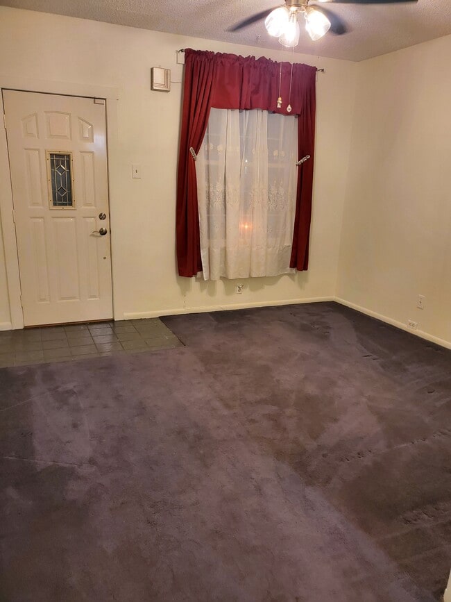 Sala de estar - 356 2nd St