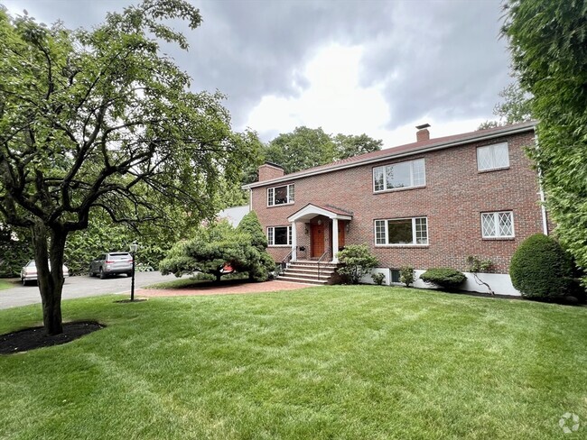 Building Photo - 177 R Faneuil St Unit N/A Rental