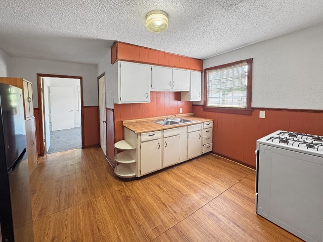 Photo - 322 Leboeuf St