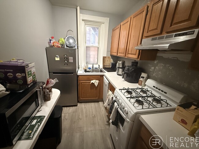 Building Photo - 464 Park Dr Unit 5