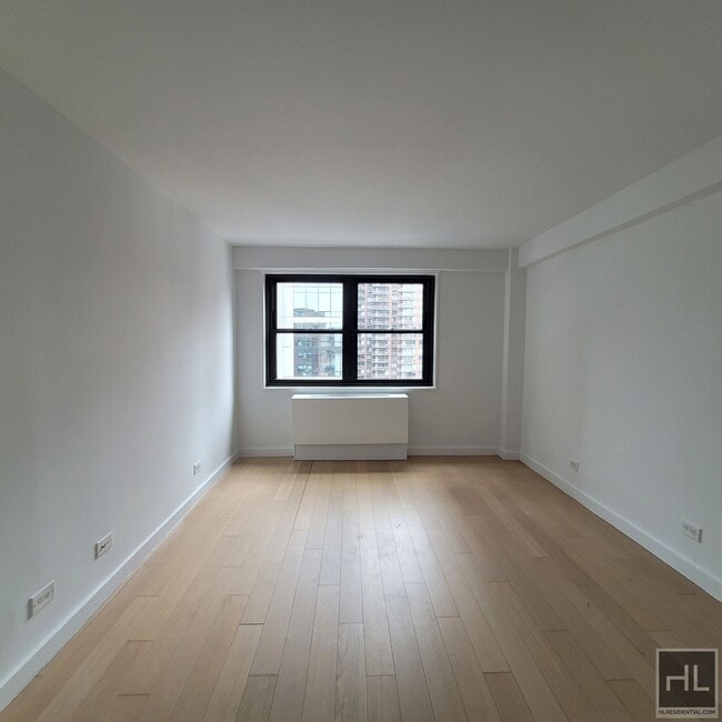 Building Photo - East 39th Street Unit 6E Rental